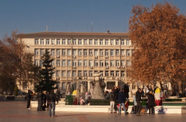 Подменят част от плочките на Независимост през пролетта