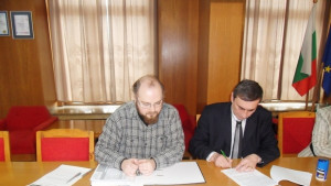 Община Ловеч подписа договор за нови социални услуги за деца