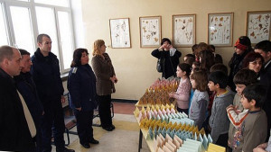 Детска полицейска академия дарява пари за с Бисер