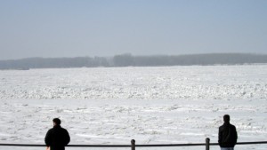 Девет конвоя са блокирани в заледения Дунав срещу Силистра