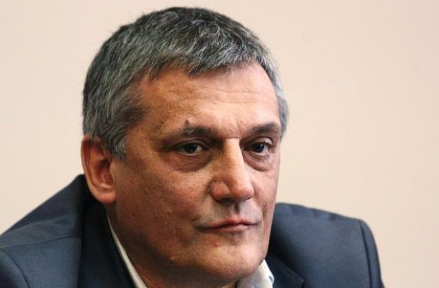 Няма да се премахват климатиците в София, само ще се въведе ред при поставянето им