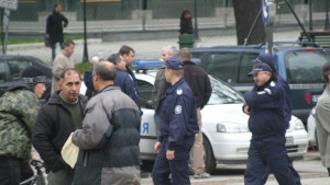 Задържаха деветима за разпространяване на детско порно