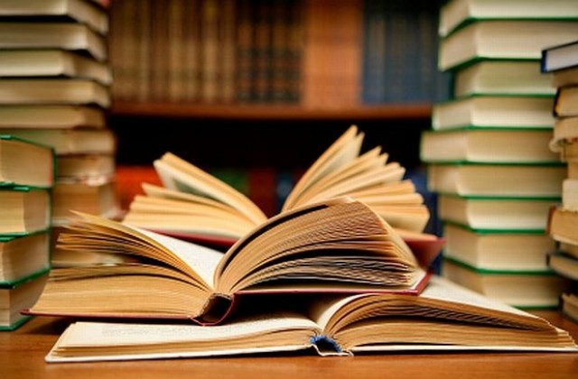800 тома литература дарение на читалищата в община Банско