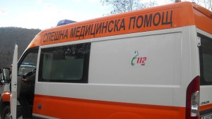 Волво удари пешеходка на паркинг