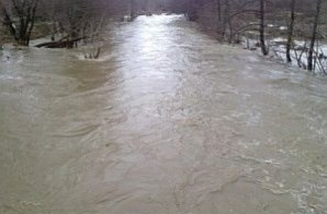 Областният управител разпореди активно наблюдение на р.Янтра в общините Бяла и Ценово