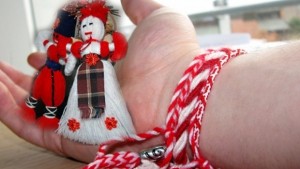 Продават мартеници в помощ на хора с увреждания