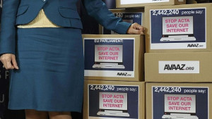 Европарламентът получи петиция с над 2 млн имена срещу ACTA