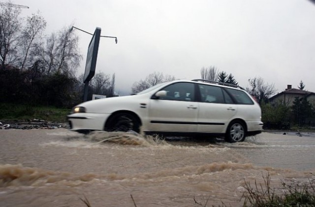 Германия помага за наводнените къщи в Първомайско