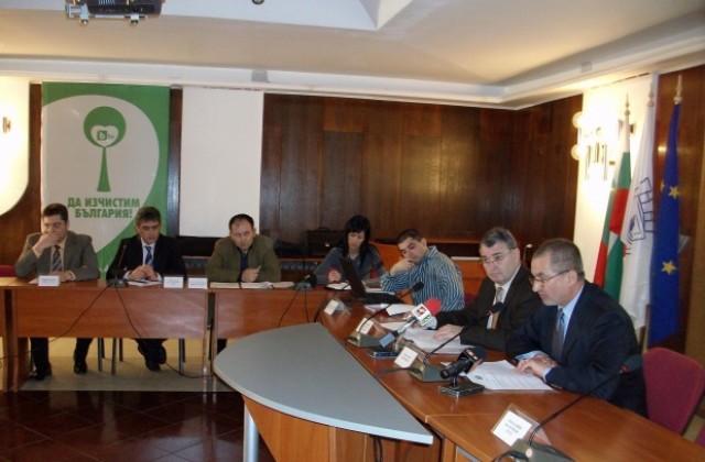 Проверяват потенциално опасните обекти и хидротехнически съоръжения в областтта