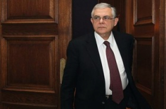 Гръцкият премиер Лукас Пападимос не взима заплата