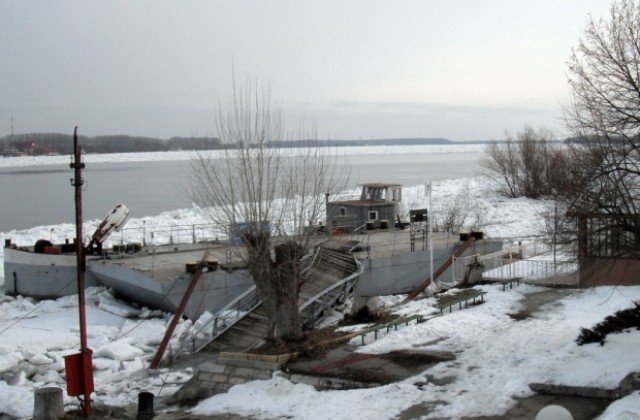 При Силистра слаб ледоход поддържа ниво на Дунав на метър от критичната точка