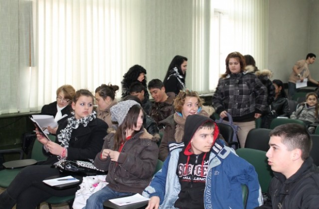 Запознават учениците с негативното въздействие на наркотиците
