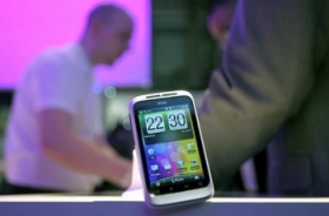 Близо половината от американците над 18 години имат смартфони