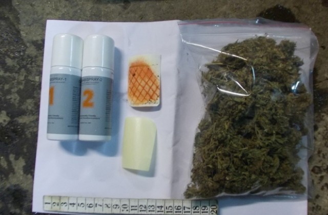 Шестима задържани за притежание на наркотици