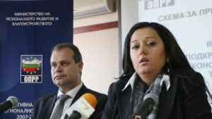 Кърпят аварийно дупки по пътищата до края на месеца