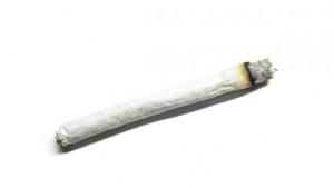 Дилър под домашен арест продава марихуана