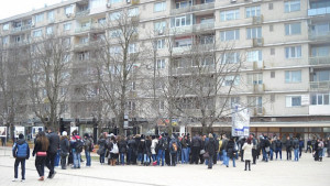 Съученици и приятели на Илко Радев излязоха на площада