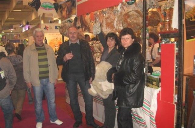 Търговищенци участваха на световно стопанско изложение в Париж