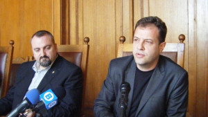 Реконструкция затваря за три месеца площада пред Царевец