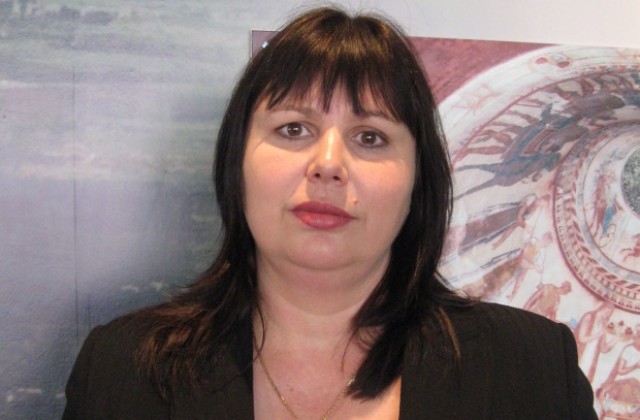 Ваня Иванова е назначена за секретар на Община Казанлък