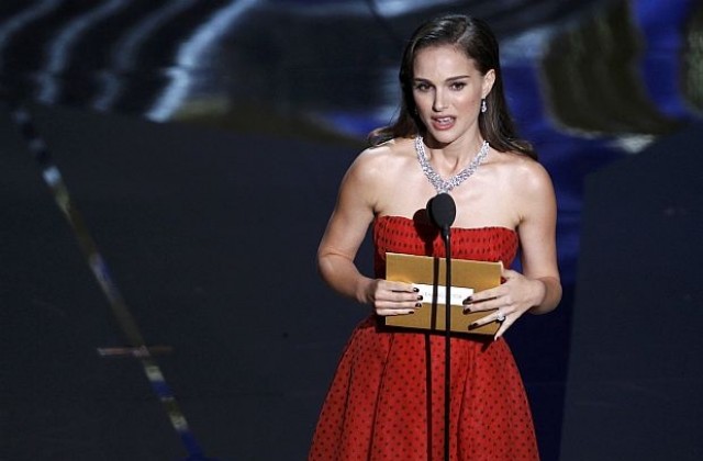 50 000 долара за роклята на Натали Портман от Оскарите