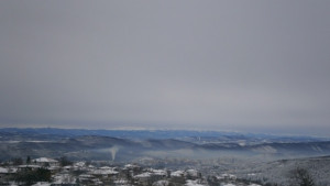 Сняг вятър и облаци