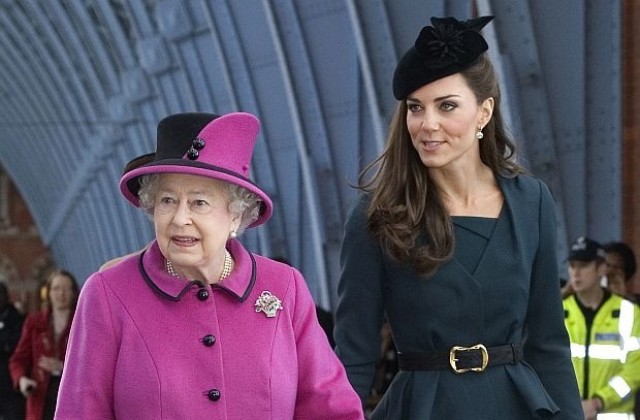 Кралица Елизабет на обиколка из Обединеното кралство по повод своя юбилей