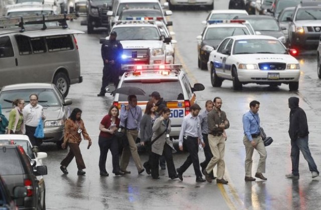 Двама са убити при стрелба в университетска клиника в Питсбърг