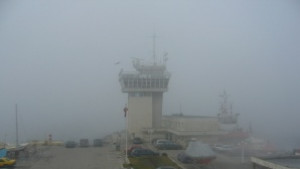 Порт Варна затворен заради мъгла