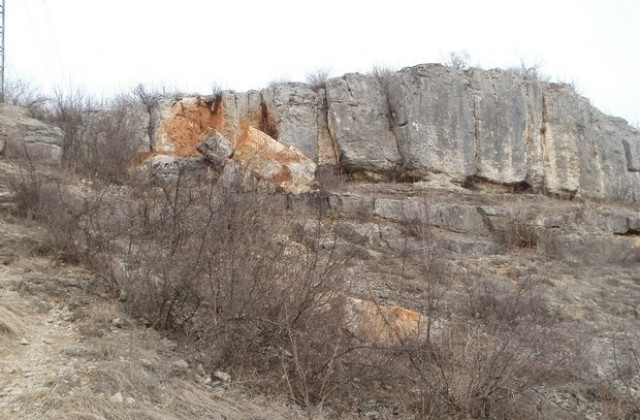 Кметът на Ловеч поиска цялостен анализ на скалните масиви над града