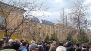 Няма заплати за работниците в ОЦК набучиха споразумението на пръчка