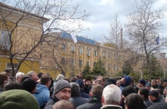 Няма заплати за работниците в ОЦК, набучиха споразумението на пръчка