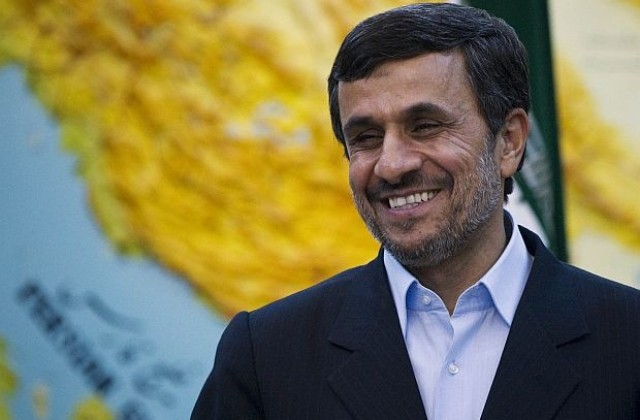 Прецедент - ирански депутати „разпитаха Ахмадинеджад