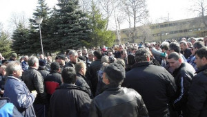 Металурзите от ОЦК излизат на протестен митинг за заплати