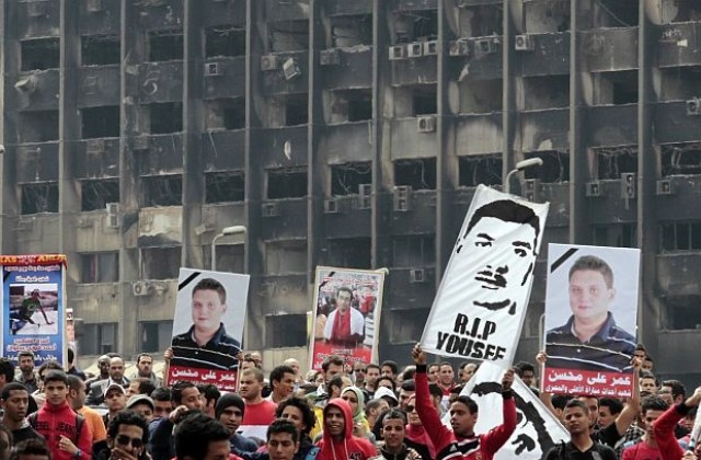 Египет съди 75 души за кървавите футболни безредици в Порт Саид