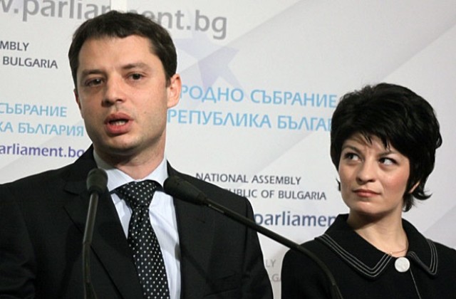 Делян Добрев е новият икономически министър, Десислава Атанасова поема здравното министерство