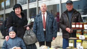 Мед за деня на потребителите