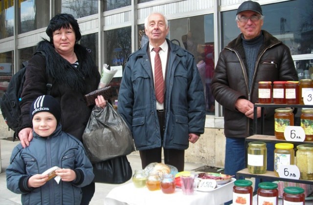 Мед за деня на потребителите
