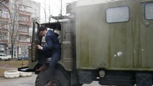 Кметът на Димитровград подкара военна Виетнамка
