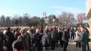 Металурзи от ОЦК Освен ние и държавата е безсилна пред