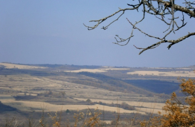 Слънчево и топло