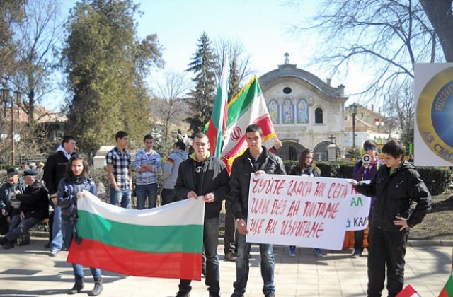 30 души излязоха на протеста Чуйте гласа ни! в Добрич