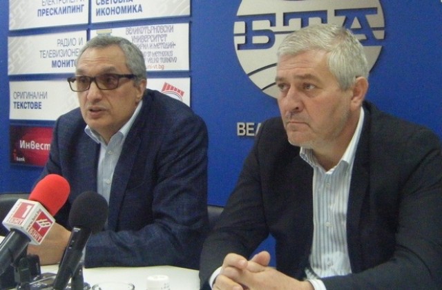 Трайков e отстранен, защото защитавал националните интереси, смята Костов