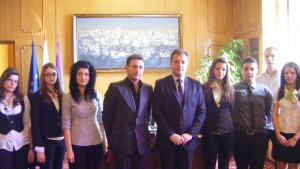 Двама ученици станаха кметове за един ден във Велико Търново