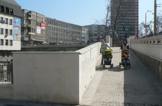 Пореден вандализъм на „Аврам Гачев”