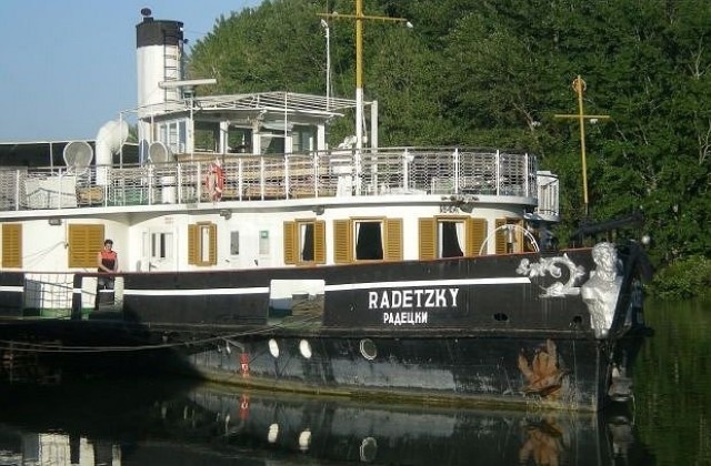 Ремонтират кораба „Радецки” в Русенската корабостроителница