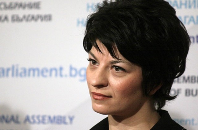Десислава Атанасова ще търси консенсус за промяната в здравния сектор