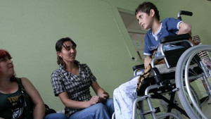 НПО атакува общинската наредба за асистентите в София