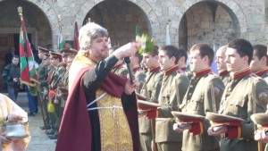 Даниел Панов Колоните в храма Св 40 мъченици са крепители