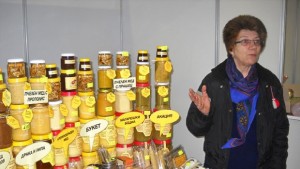 Стопани от Добрич и Каварна с призове от Пчеломания 2012